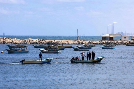 فقدان الاتصال بصياديْن في شاطئ بحر غزة