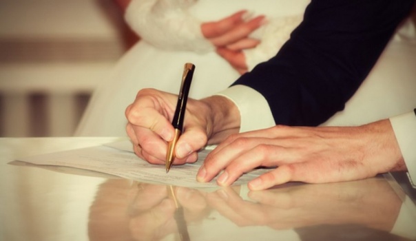 هكذا انتقم أستاذ جامعي من طالبته لرفضها الزواج منه.. 