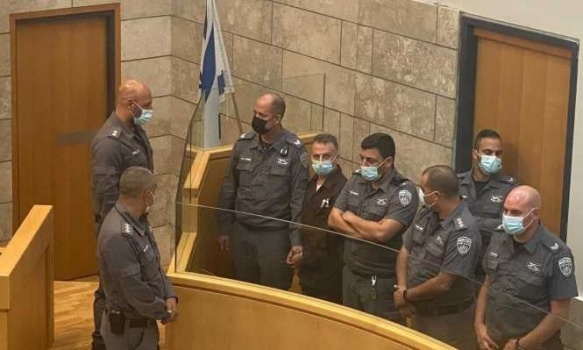شرطة الإحتلال توجه تهما للأسرى تصل عقوبتها الى 20 عاما