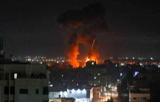 لليوم الثالث... طيران الاحتلال يقصف مواقع في غزة