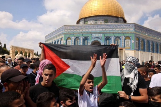 الاحتلال يمنع مئات الفلسطينيين من صلاة الفجر بالمسجد الأقصى