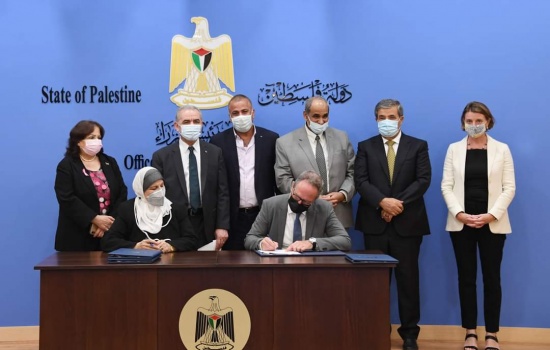 برعاية وحضور اشتية: توقيع المرحلة الأولى من مخصصات الصناديق العربية والإسلامية للعام 2019 بقيمة 19.5 مليون دولار