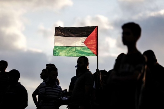 قوات الاحتلال تستهدف صيادين ومزارعين في غزة