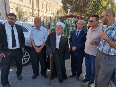 رفض التوقيع- الافراج عن الشيخ عكرمة صبري بشرط الإبعاد عن الأقصى