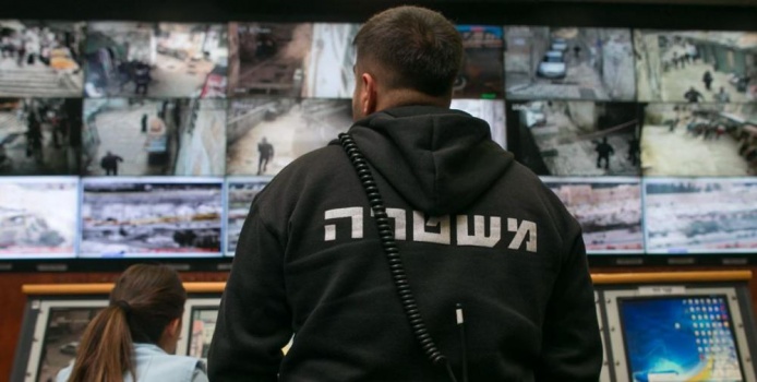 تقرير: "إسرائيل" تحولت لقوة خفية بالتجسس على سكانها وتمتلك9.3 مليون بصمة ووجه