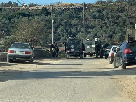 جنين: الاحتلال يأخذ قياسات مسجد ويصور منازل قديمة في عانين ويداهم منجرة في بلدة يعبد
