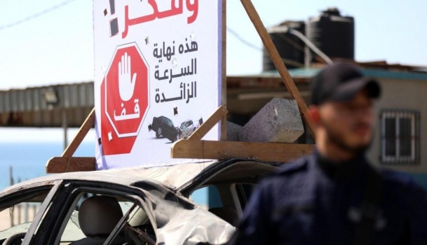 وفاة فتاة بحادث سير وسط قطاع غزة