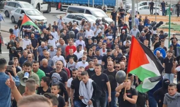 بالصور.. تظاهرة في أم الفحم احتجاجا على جرائم القتل وتواطؤ الشرطة