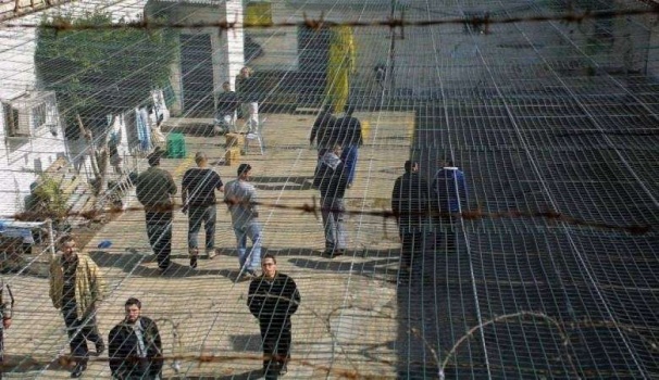 حماس: المقاومة تتابع أحوال الأسرى وأوراقها حاضرة على الطاولة