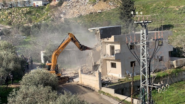 سلطات الاحتلال تهدم منزلا في اللد بالداخل المحتل