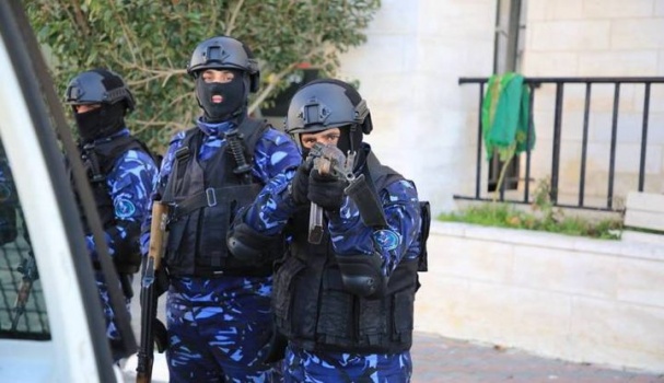 الشرطة تقبض على مطلق النار على مبنى المقاطعة في جنين