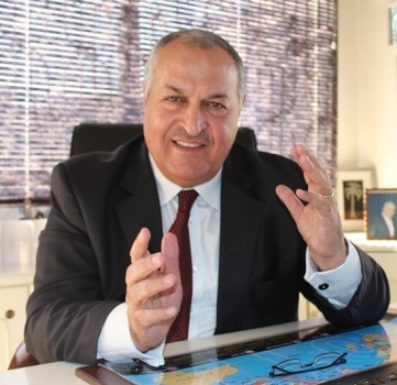 الوزير السابق مازن سنقرط يوضح حقيقة التحقيق معه حول شبهات فساد