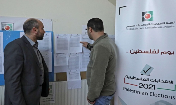 هل تمهد الانتخابات البلدية بالضفة لديمقراطية شاملة؟