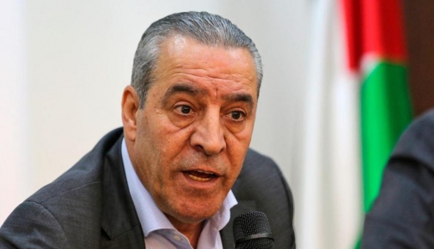 الشيخ ينفي تصريحات وزير إسرائيلي حول عزم السلطة وقف رواتب الأسرى