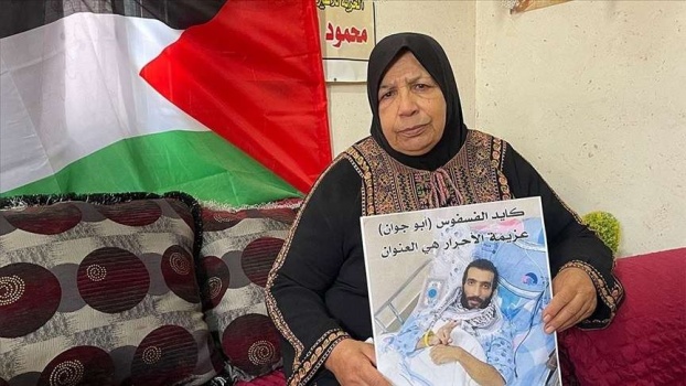 والدة الأسير الفسفوس: كنّا على يقين بأنه سينتصر على السجان