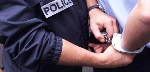الشرطة والأمن الوطني يقبضان على أحد مطلقي النار ومثيري الفوضى شرقي نابلس