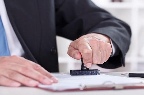 الكشف عن عملية تزوير أراضِ شاسعة بأريحا واعتقال رجال أعمال وموظفين حكوميين