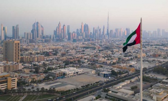 الإمارات تعتمد أربعة أيام ونصف عمل وتغير عطلة نهاية الأسبوع للسبت والأحد