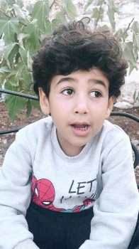 الطفل كريم نعيرات بحاجة لزراعة كبد ووالدته تناشد الرئيس عباس لتغطية عمليته