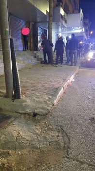 الدفاع المدني والاجهزة الامنية تمنع شاب من اضرام النار في نفسه وسط مدينة جنين