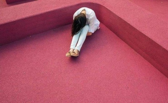 دراسة: الشعور بالوحدة أخطر من السمنة