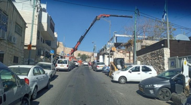 جمعية استيطانية تغلق شارعًا جنوب الأقصى
