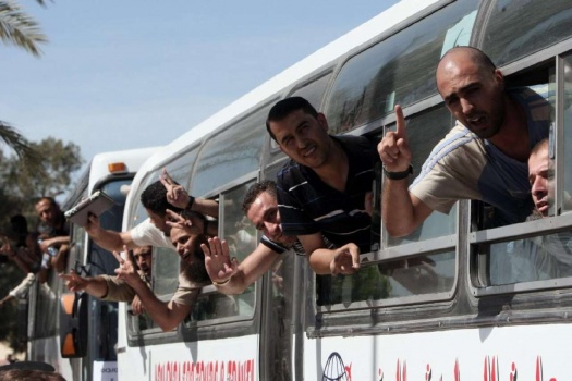 الاعلام الاسرائيلي يكشف عن تفاصيل صفقة تبادل أسرى تلوح في الأفق