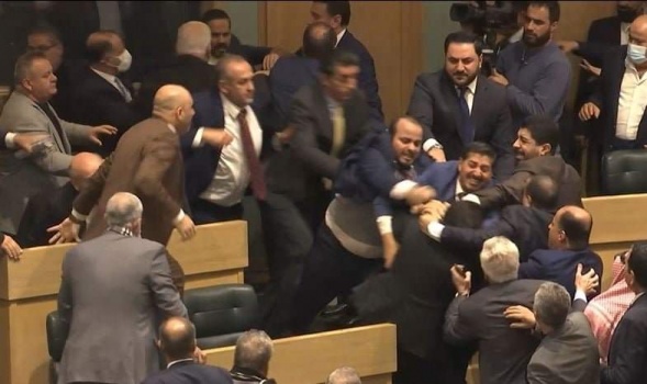 نائب أردني: المجلس سيعتذر في جلسته اليوم للشعب الأردني