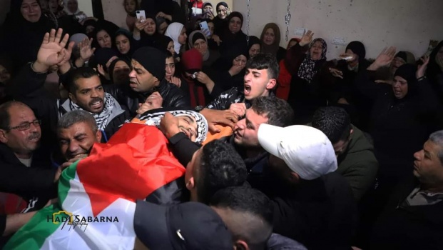 جماهير نابلس تشيع جثمان الشهيد الحشاش