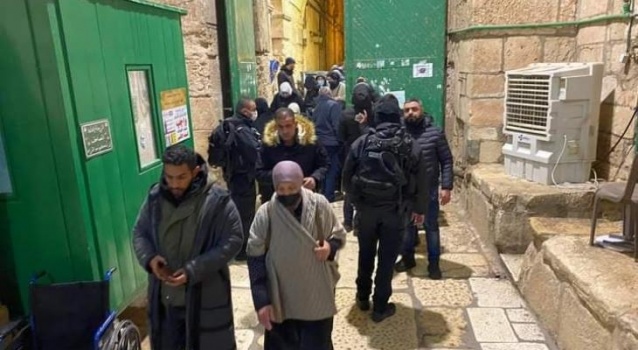 الاحتلال يعرقل وصول المصلين للمسجد الأقصى