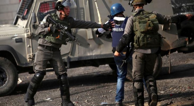 إسرائيل تعتقل 17 صحفيًَا فلسطينيًّا في سجونها