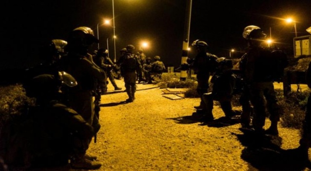 الاحتلال يعتقل شابين من القدس