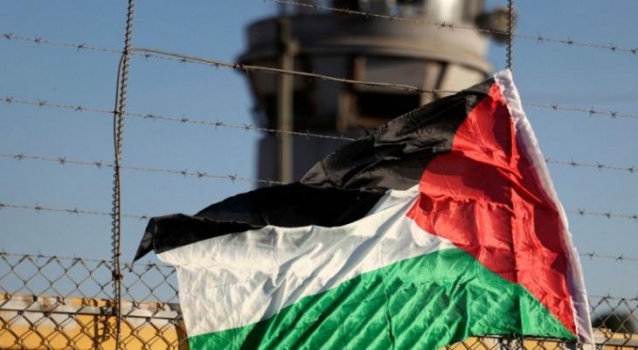 أسرى "عسقلان" يخوضون إضرابًا ويرجعون وجبات الطعام