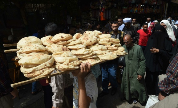 إمدادات قمح أوكرانيا مهدَّدة بالخطر.. أزمة خبز ستطال العديد من المناطق و4 دول عربية على رأس القائمة!