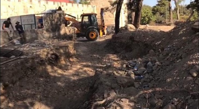 أعمال تجريف استيطانية واسعة بأراضي غرب سلفيت