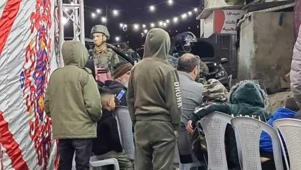 الاحتلال يقتحم حفل زفاف في الخليل ويحتجز الحضور