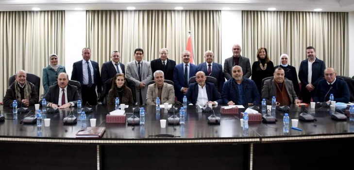بحضور رئيس الوزراء.. مجلس أمناء جامعة نابلس يعقد اجتماعه الأول
