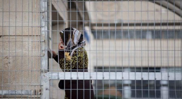 بينهن 11 أُم..في يوم المرأة.. 32 أسيرة فلسطينية في سجون الاحتلال