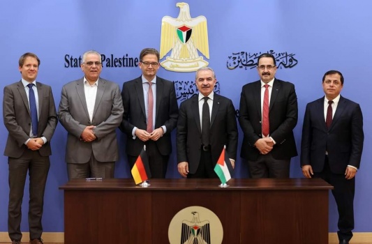فلسطين وألمانيا توقعان اتفاقية لبناء محطتين للطاقة الشمسية في قطاع غزة بقيمة 16 مليون يورو