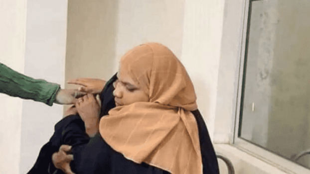 يمنية تبصر وجه أمها لأول مرة بعد 22 عاماً