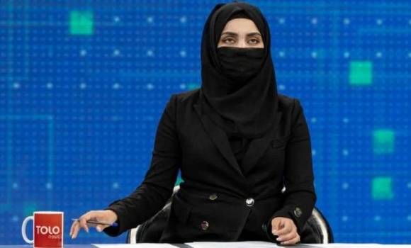 المذيعات يظهرن بالنقاب على شاشات التلفزيونات الأفغانية