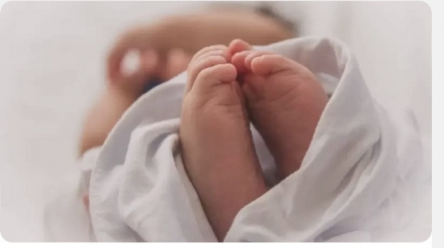 واقعة غريبة في مصر.. أم تبيع رضيعتها بـ370 دولاراً!