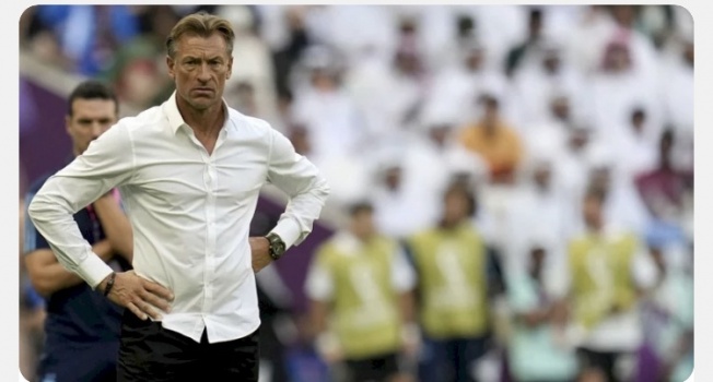 مدرب منتخب السعودية يعلق على مواجهة بولندا ويتحدث عن أصوله البولندية
