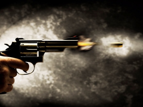 يقتل أبناءه الخمسة وزوجته وحماته ثم ينتحر