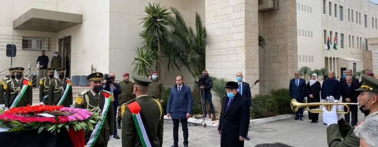 بمشاركة الرئيس: تشييع جثمان أحمد قريع من مقر الرئاسة