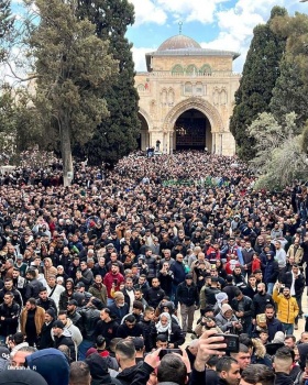 هآرتس: الجمعة الثالثة من رمضان لحظة اختبار حاسمة لحالة الهدوء