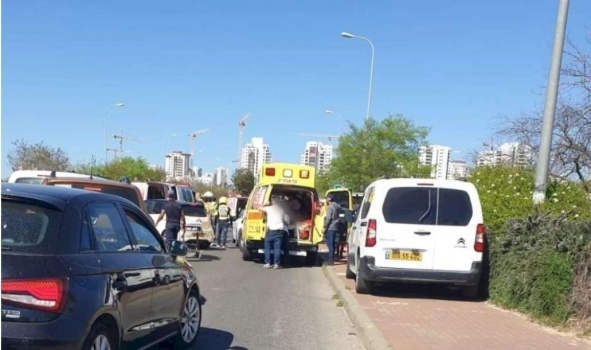 إصابة جنديين إسرائيليين في عملية طعن قرب تل أبيب.. واعتقال المنفذ بعد إصابته