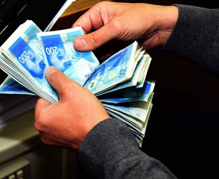 المالية تصدر بياناً جديداً جول صرف دفعة من الراتب قبل العيد