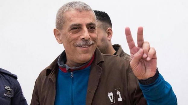 زوجة الأسير وليد دقة: وليد يتحسن والاحتلال يعتم طبيا على وضعه الصحي