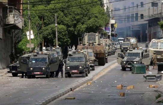 "معاريف": مسؤولون إسرائيليون يدفعون لتفجير الضفة قبيل الانتخابات.. والجيش ينقل قوات من لبنان وغزة